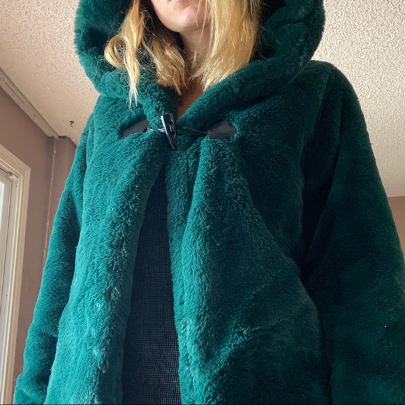 Emerald green fluffy jacket - Picture 3 of 4
